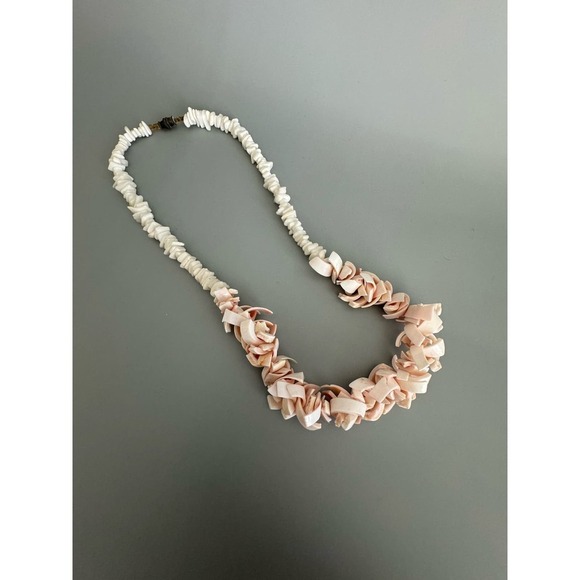 Vintage Puka Shell Necklace White and Pink Barrel Clasp 18.5 inch - Picture 1 of 5